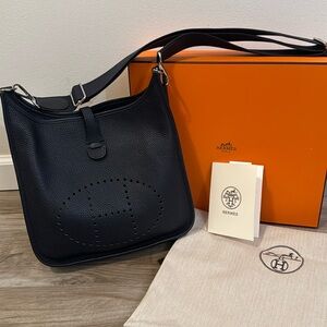 HERMES EVELYNE POSHE III PURSE***LIKE NEW EXCELLENT CONDITION!! Navy Blue